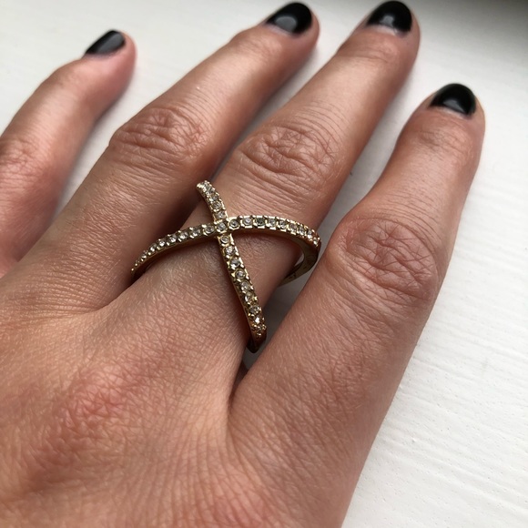Glam gold & rhinestone crisscross ring - Picture 3 of 7